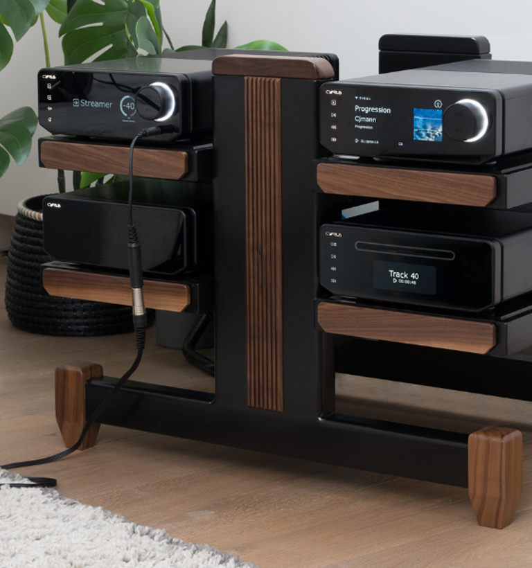 Cyrus topo marca mobile